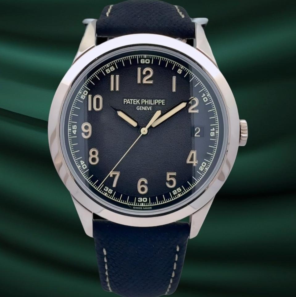 Patek Philippe Calatrava 5226G-001 Calatrava White Gold / Charcoal 40mm full set