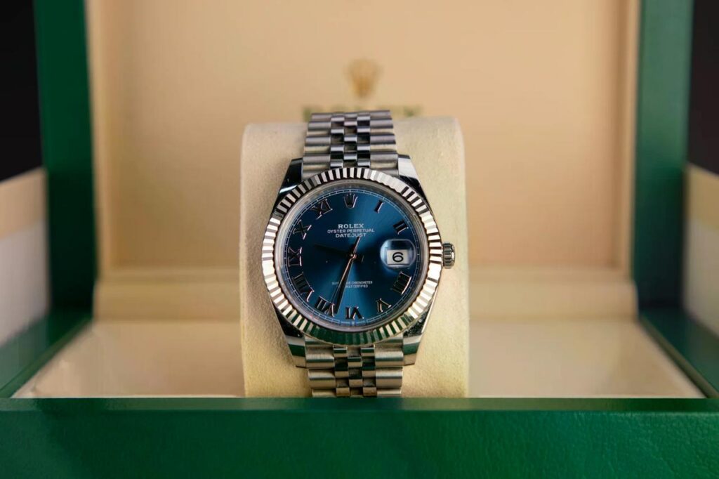 Rolex Datejust 41 Stainless Steel Fluted / Blue dial - Roman / Jubilee 126334-0026